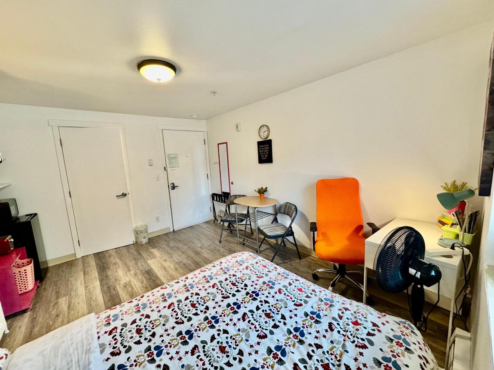 Micro Studio Apartment In University District- 10 Mins Walk To University Of Wa Seattle Exterior photo