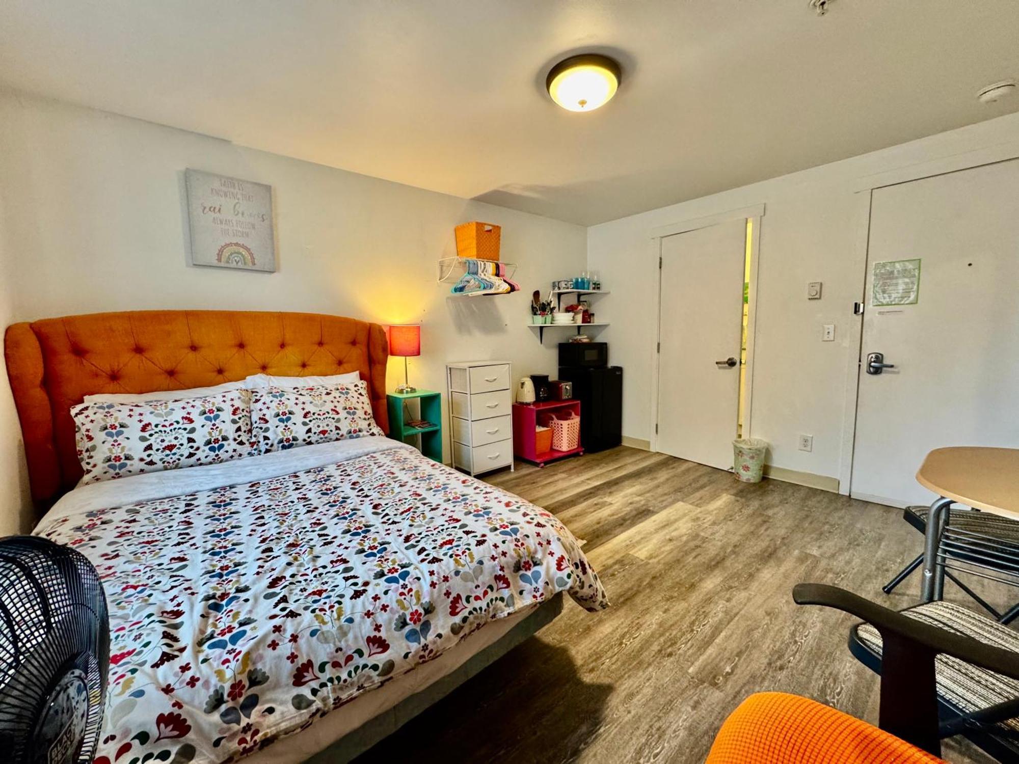 Micro Studio Apartment In University District- 10 Mins Walk To University Of Wa Seattle Exterior photo